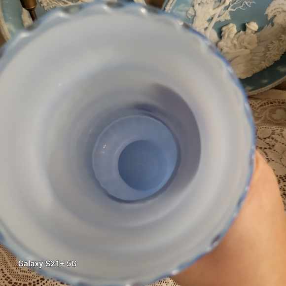 Victorian opaline blue vase - Picture 4 of 6